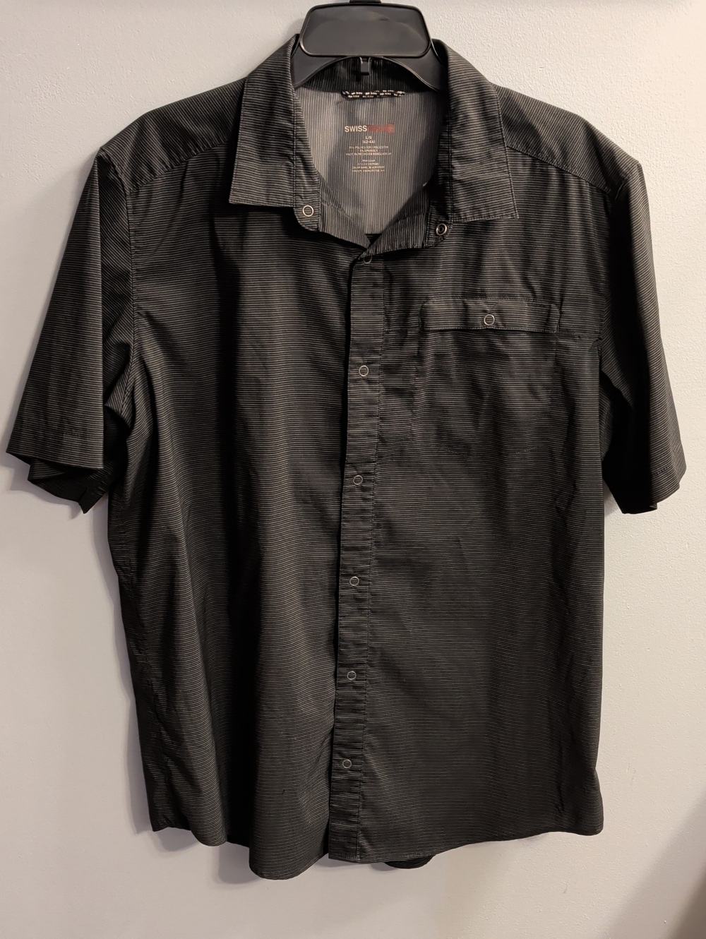 🍉Swiss Tech Men's Black Short-Sleeve Button-Down Shirt with Subtle Stripe
